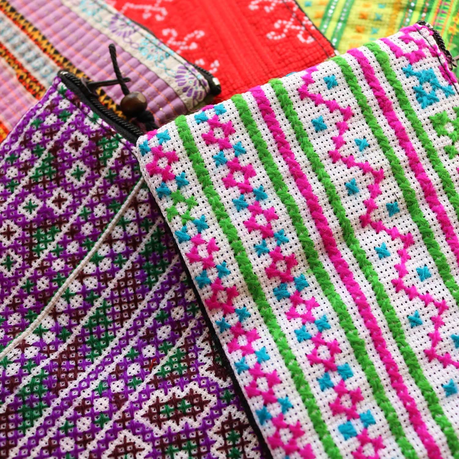 モン族 刺繍 ポーチ｜タイ・チェンマイ直輸入 ハンドメイド 民族柄