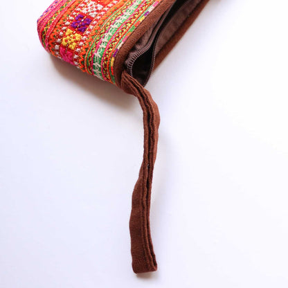 モン族 手刺繍ラウンド ミニポーチ ストラップ付