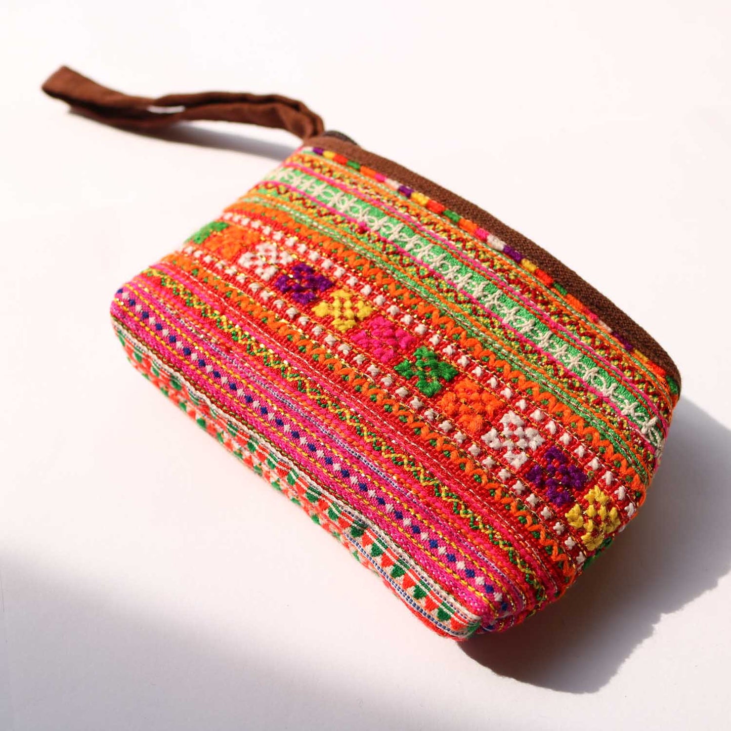 モン族 手刺繍ラウンド ミニポーチ ストラップ付