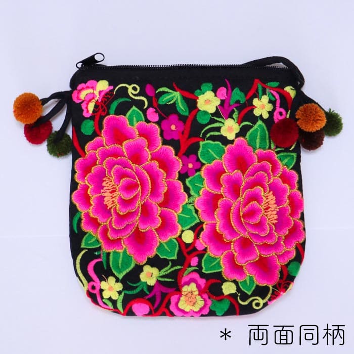 モン族花刺繍大振りバック　新品未使用 新品 モン族 花 刺繍 トートバッグ ショルダーバッグ アジアン 派手 花