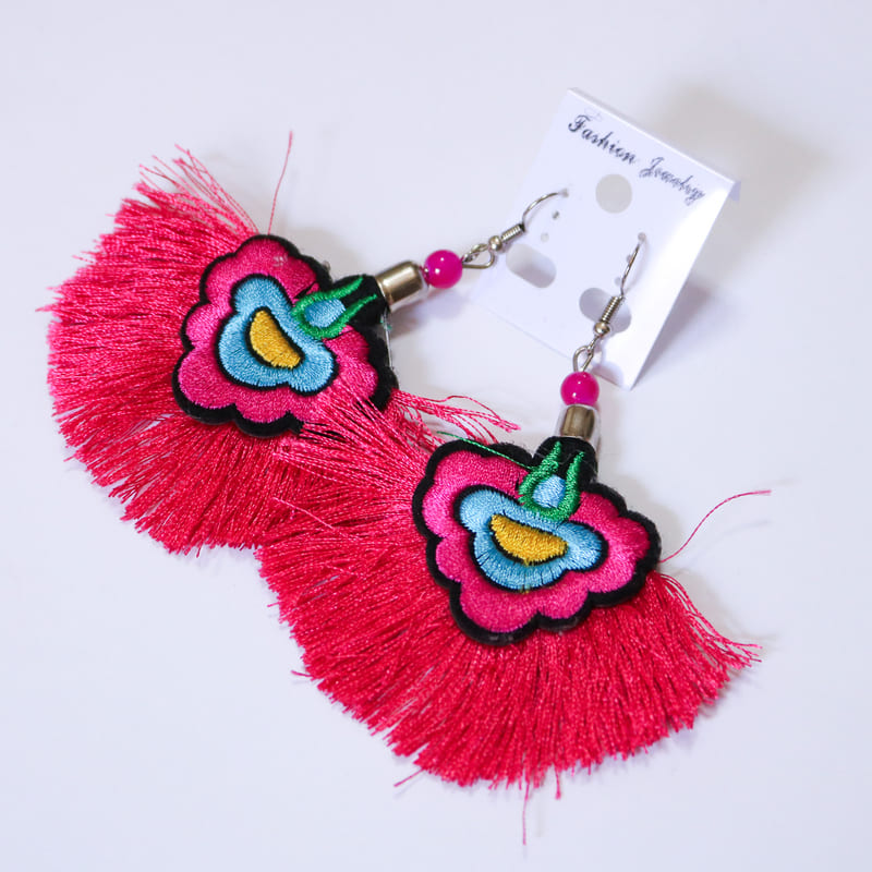 モン族 刺繍ピアス 花柄＆エスニック柄 – タイファン！